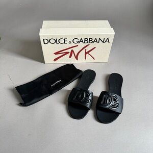 Dolce & Gabbana Logo Pool Slides Black sz 7 US (37eu)
